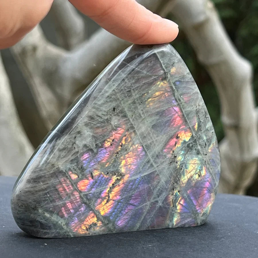 Labradorit: Proprietati, beneficii, semnificatie, utilizare – DRUZY