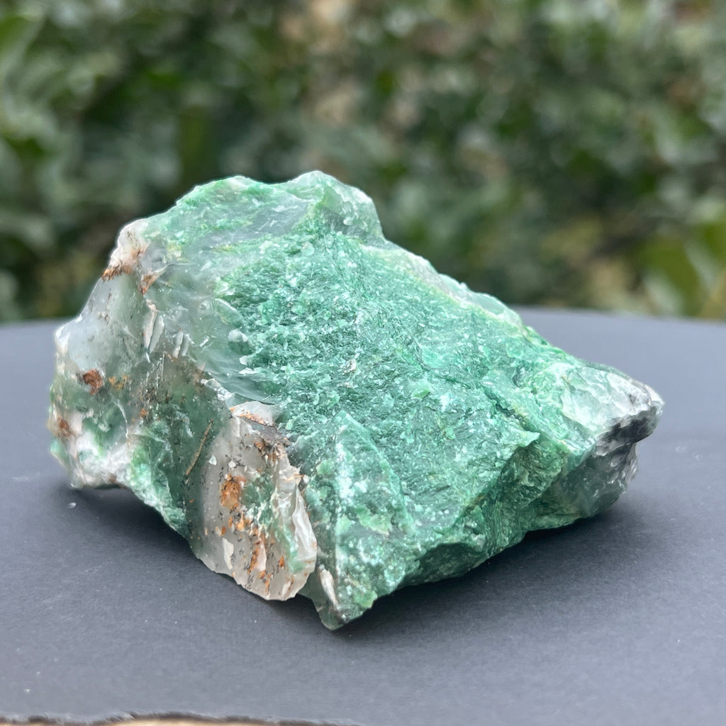 Jad verde piatra bruta model 2A, pietre semipretioase - druzy.ro 3 