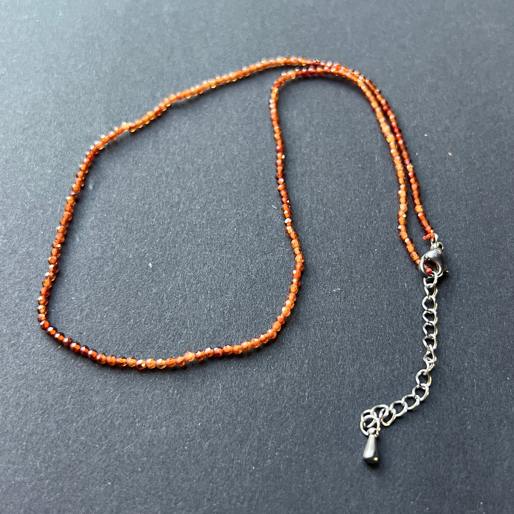 Colier granat portocaliu sfere 2 mm, pietre semipretioase - druzy.ro 2 