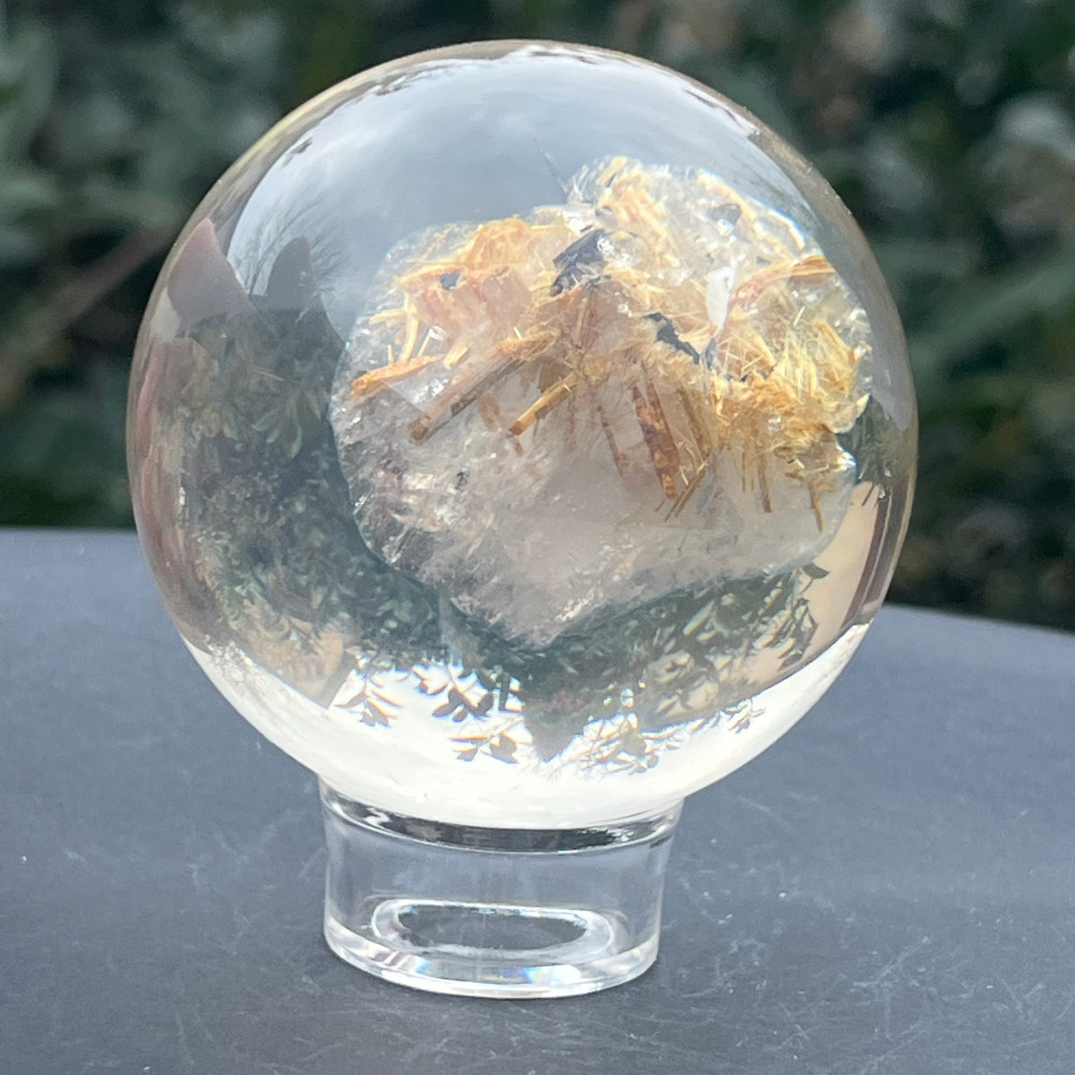 Sfera cuart rutilat in rasina model 1 – DRUZY