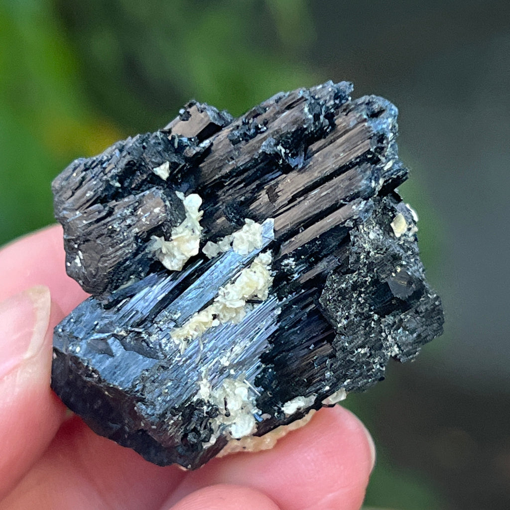 Cluster turmalina neagra cu vermiculita din Erongo m20, pietre semipretioase - druzy.ro 1 