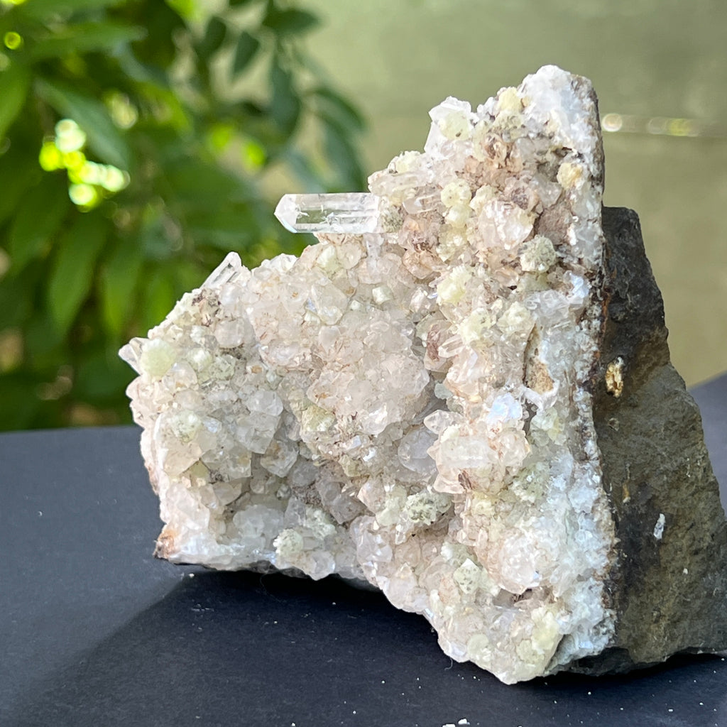 Cluster Prehnit in cuart model 11, pietre semipretioase - druzy.ro 2 
