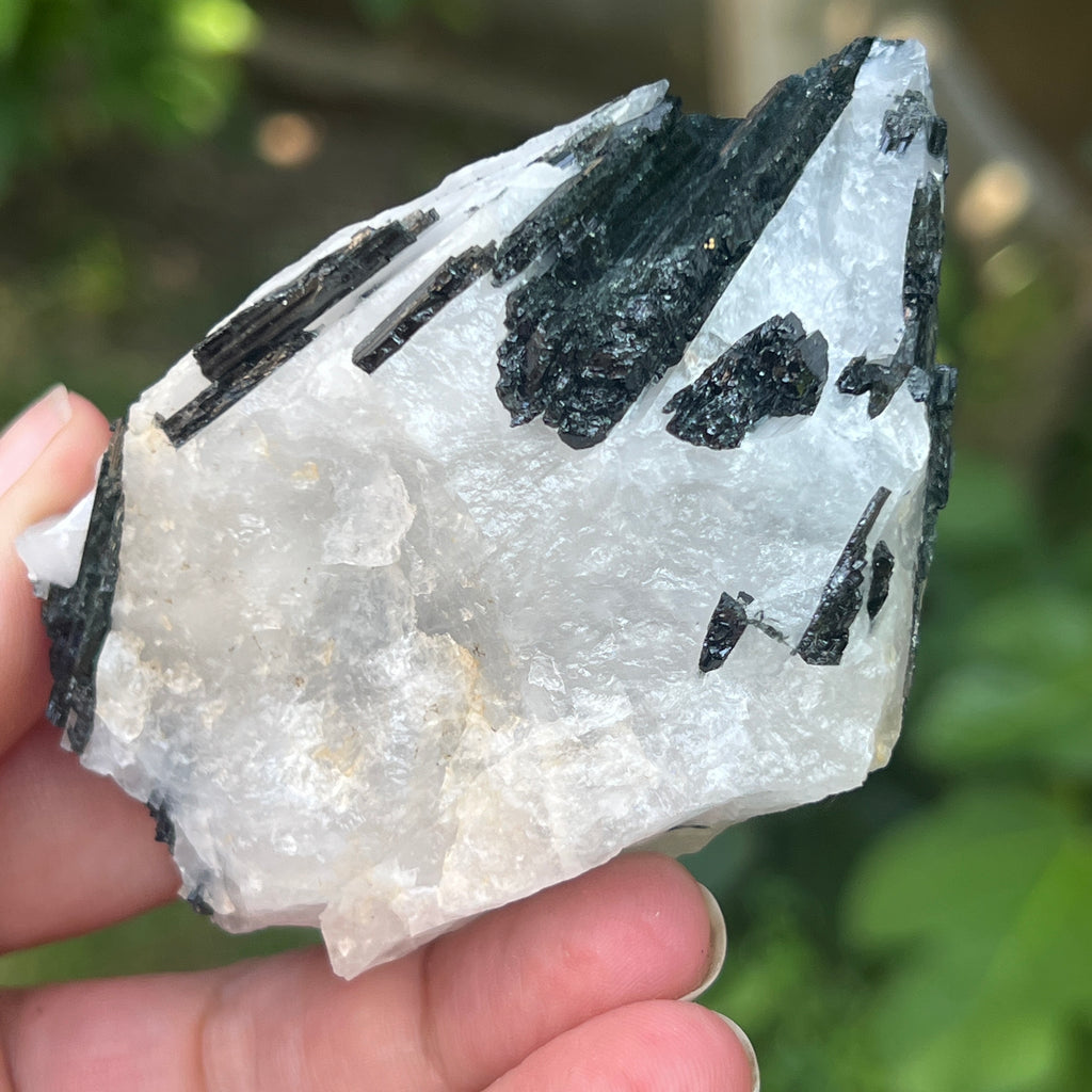 Turmalină neagră cu piatra lunii | Model 7, pietre semipretioase - druzy.ro 7 