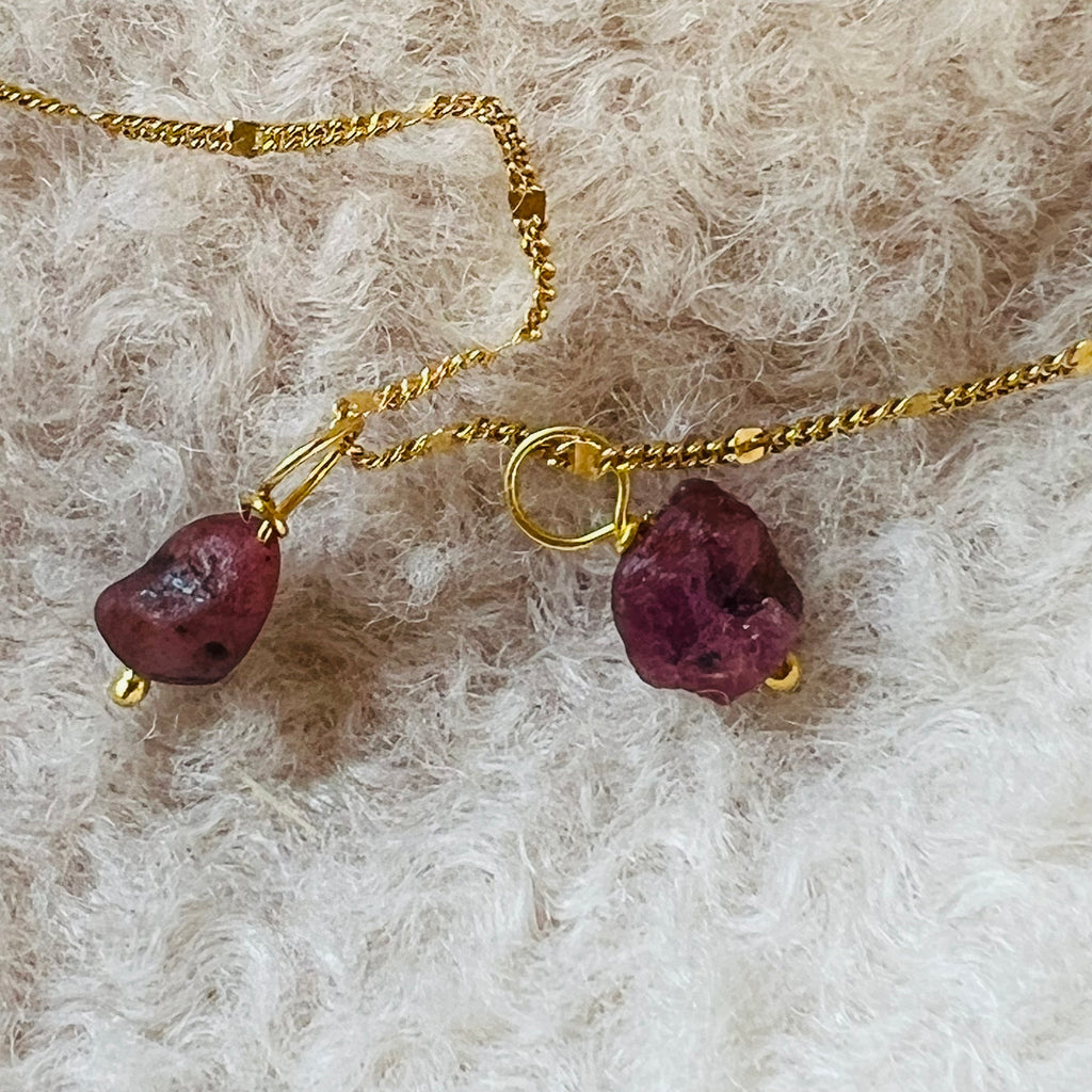 Pandantiv mini rubin brut 1cm, druzy.ro, cristale 2