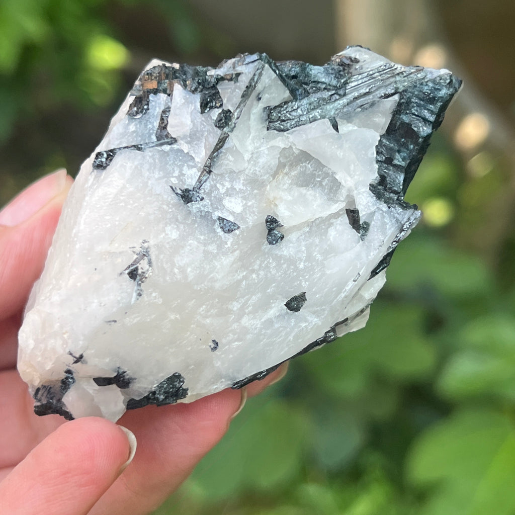 Turmalină neagră cu piatra lunii | Model 7, pietre semipretioase - druzy.ro 4 