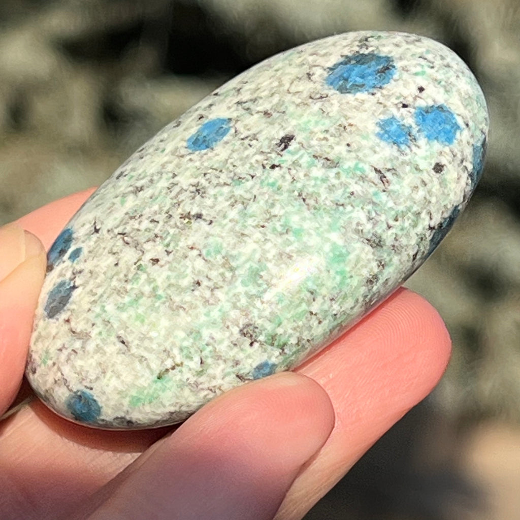 Palmstone K2 Granit cu azurit model 1, druzy.ro, cristale 2