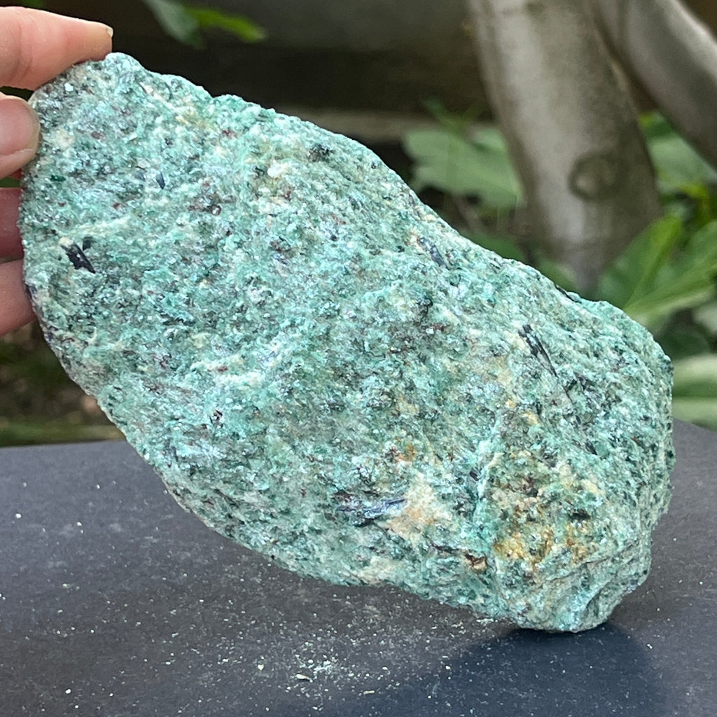 Kianit albastru (cianit) in fucsit piatra bruta | Model 15, pietre semipretioase - druzy.ro 2 