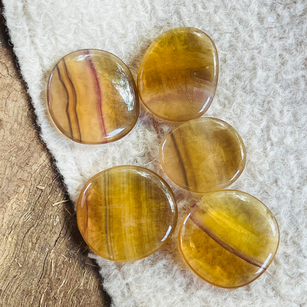 Fluorit galben palmstone 4-5 cm, druzy.ro, pietre semipretioase 2