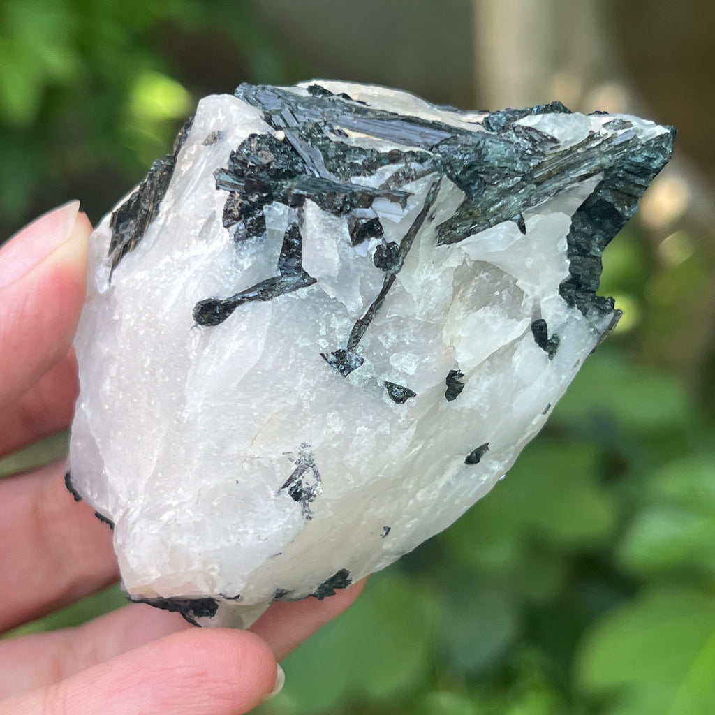 Turmalină neagră cu piatra lunii | Model 7, pietre semipretioase - druzy.ro 2 