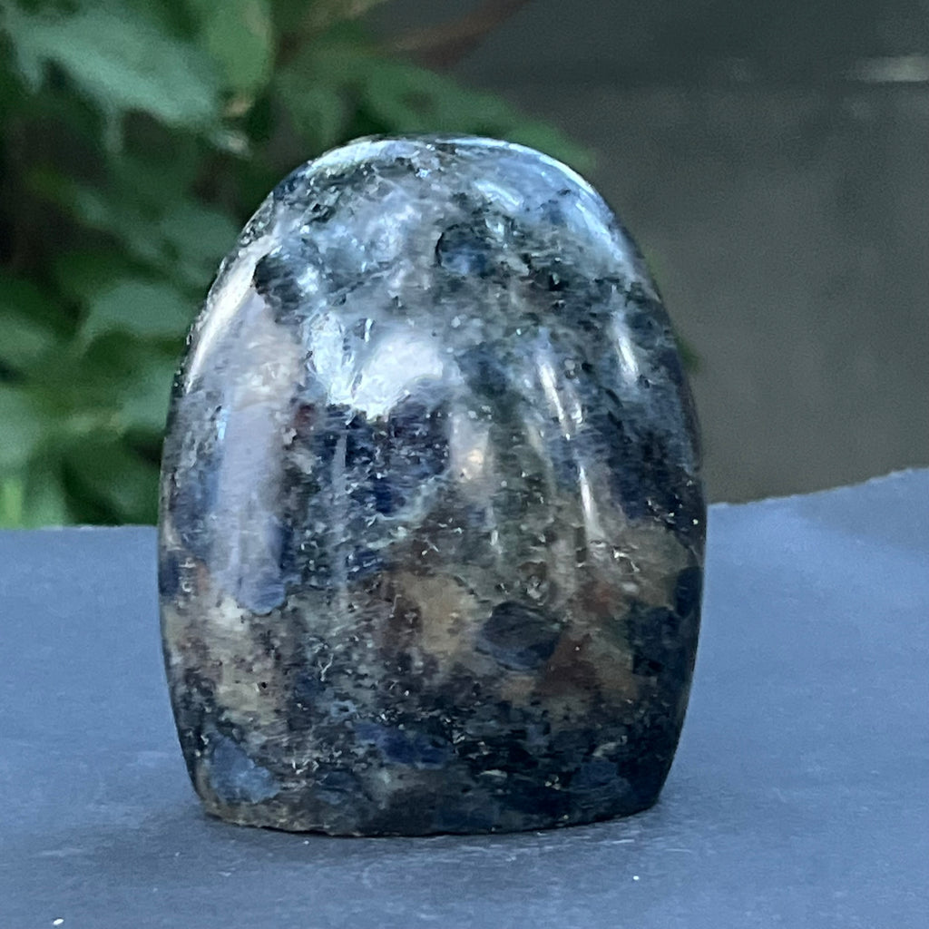 Sculptura structura Iolit (safir de apa) din Madagascar model 6, pietre semipretioase - druzy.ro 1 