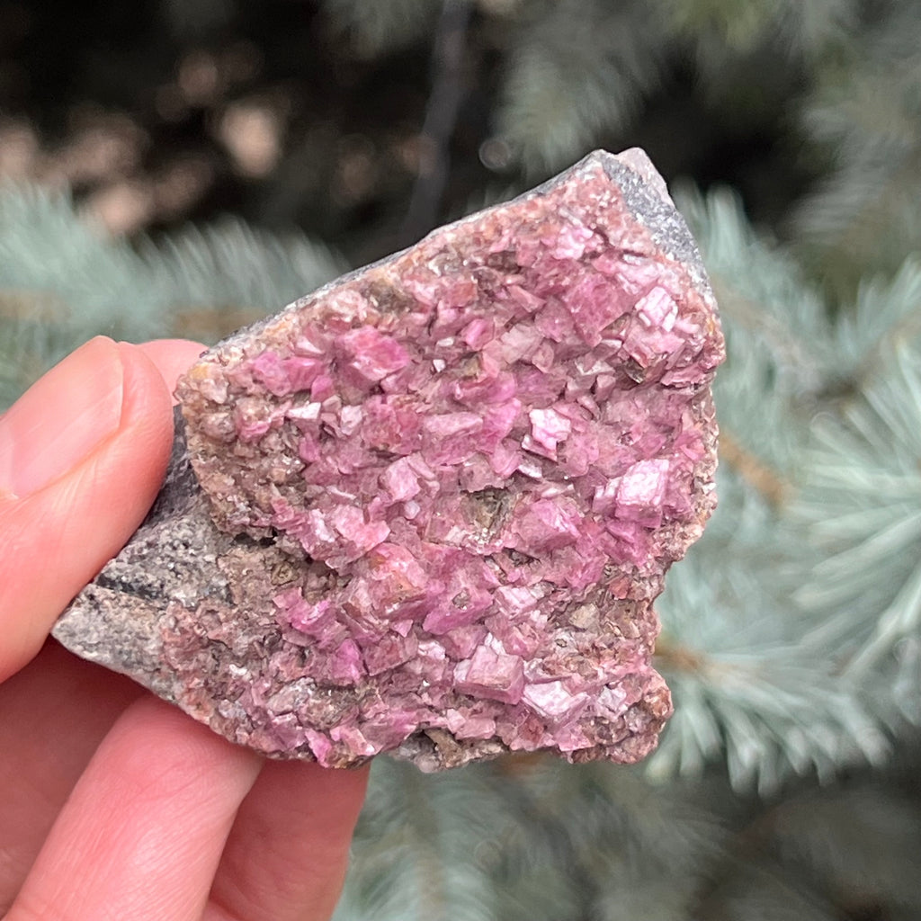 Dolomit roz Salrose insertii malachit piatra bruta m23, druzy.ro, cristale 2