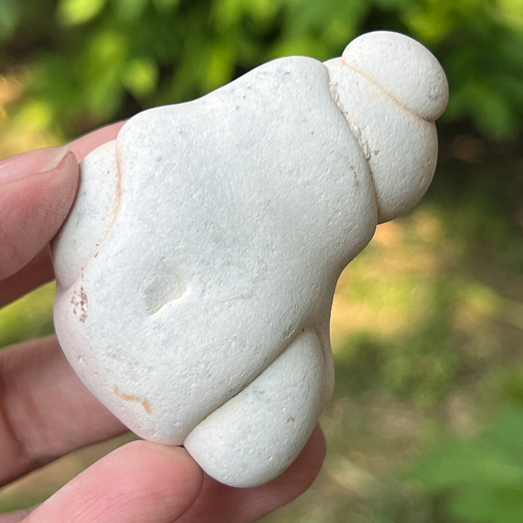 Piatra Zânelor – Menalit natural | Feminitate sacră & energia zeiței Venus | Model 10, pietre semipretioase - druzy.ro 1 