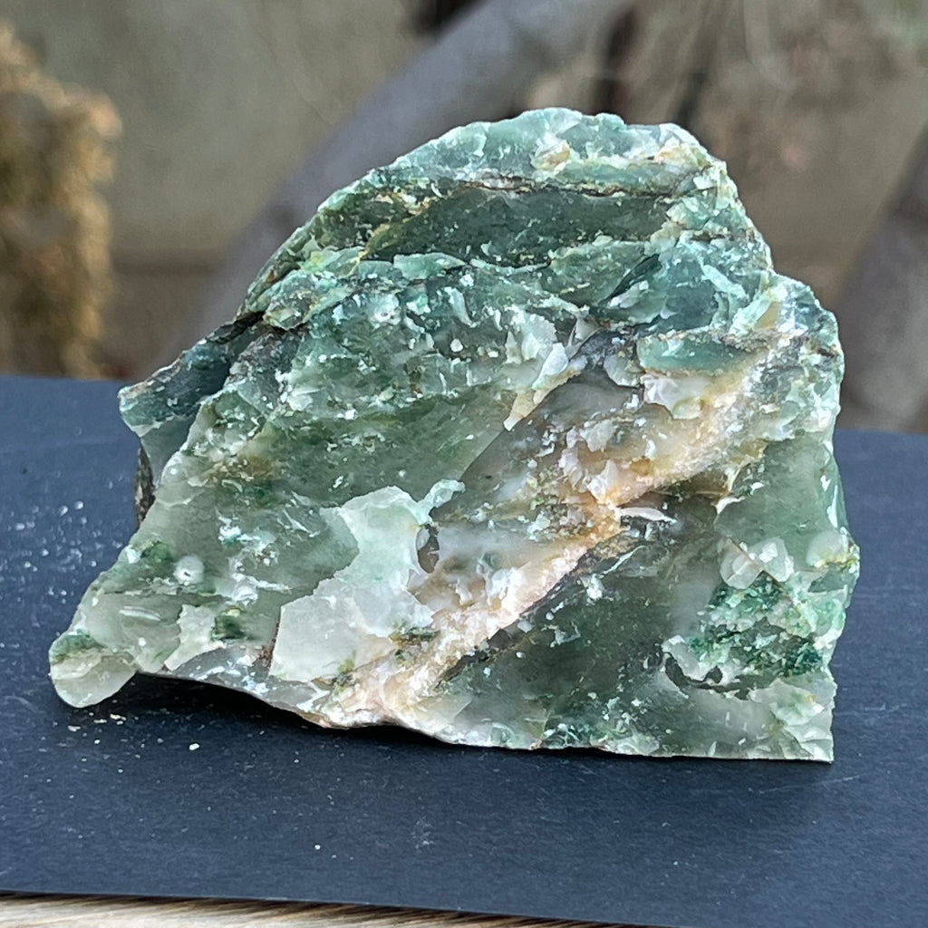 Jad verde piatra bruta model 41, druzy.ro, cristale 1
