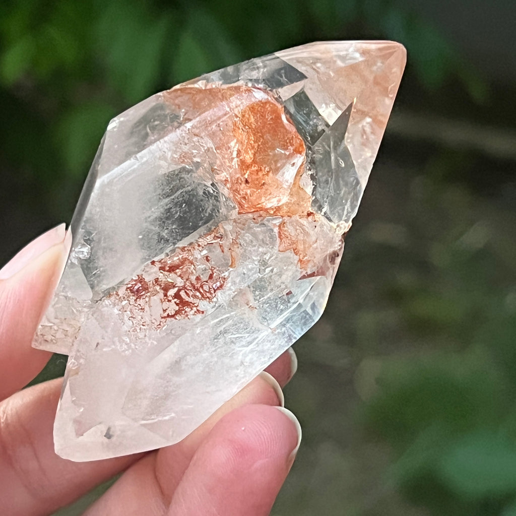 Cristal de cuarț cu incluziuni de goethit brun-portocaliu | Model 3, pietre semipretioase - druzy.ro 7 