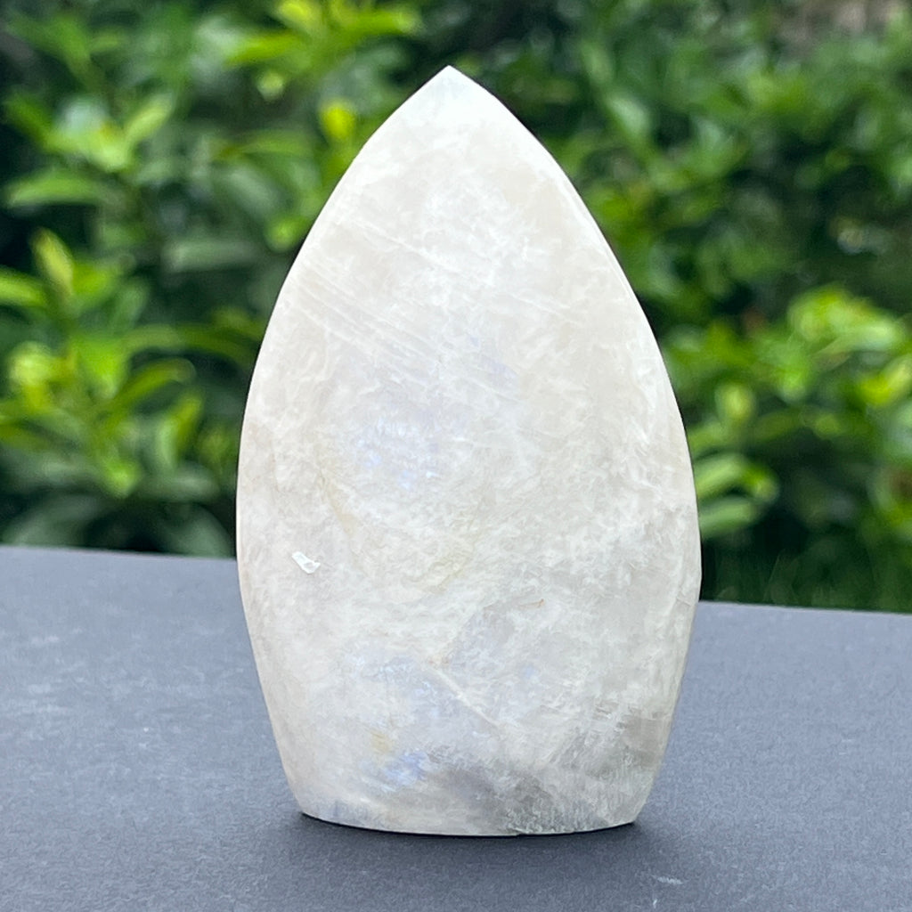 Sculptura forma libera piatra lunii alba m1, pietre semipretioase - druzy.ro 1 