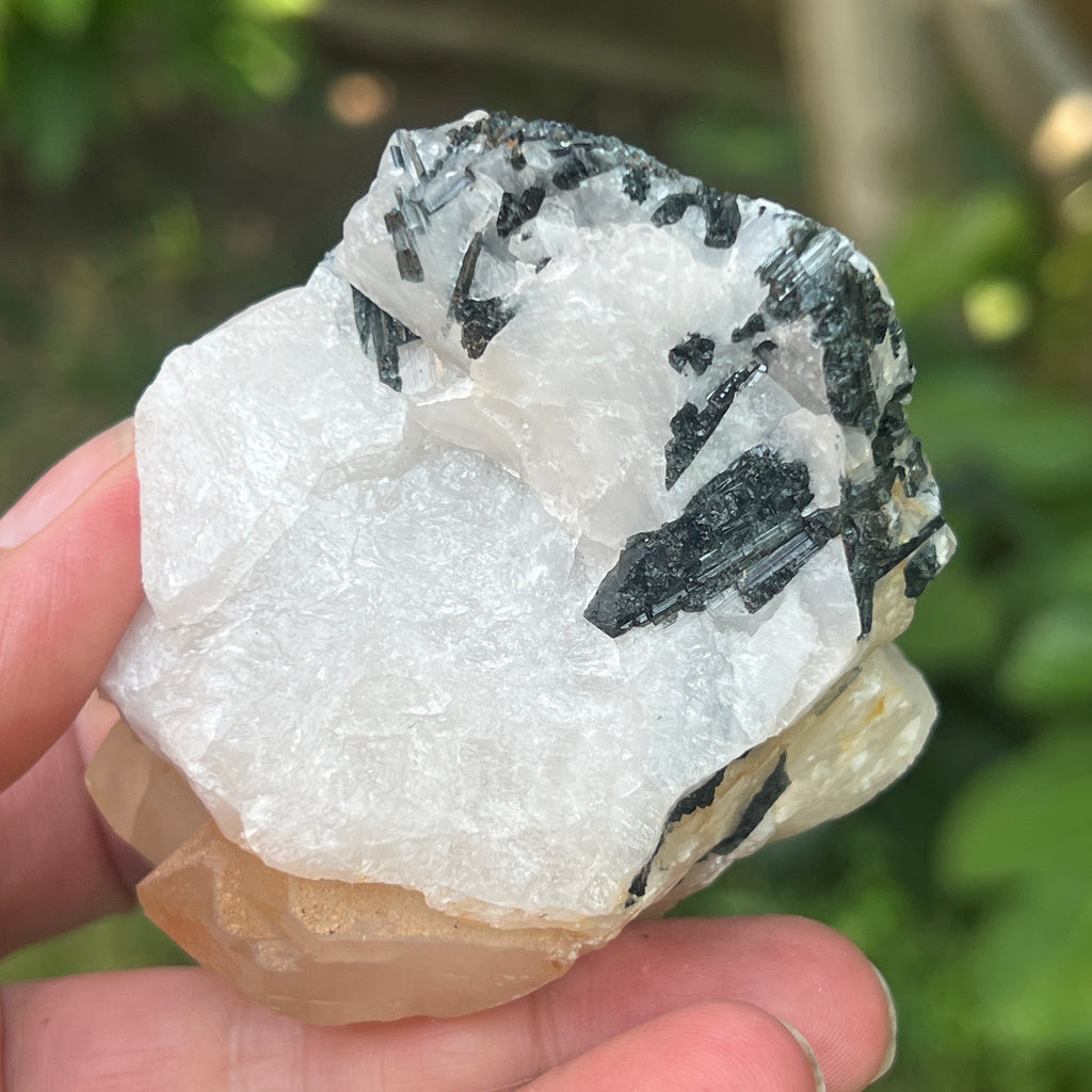 Turmalină neagră cu piatra lunii | Model 8, pietre semipretioase - druzy.ro 4 