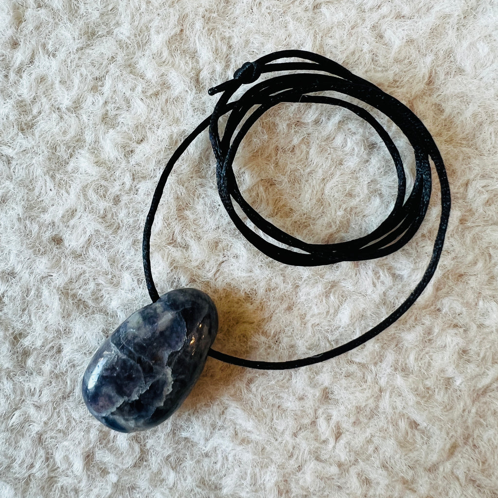 Colier pandantiv iolit DROP, pietre semipretioase - druzy.ro 2 