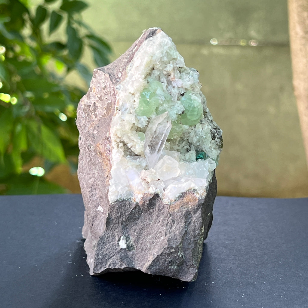 Cluster Prehnit in cuart model 12, pietre semipretioase - druzy.ro 4 