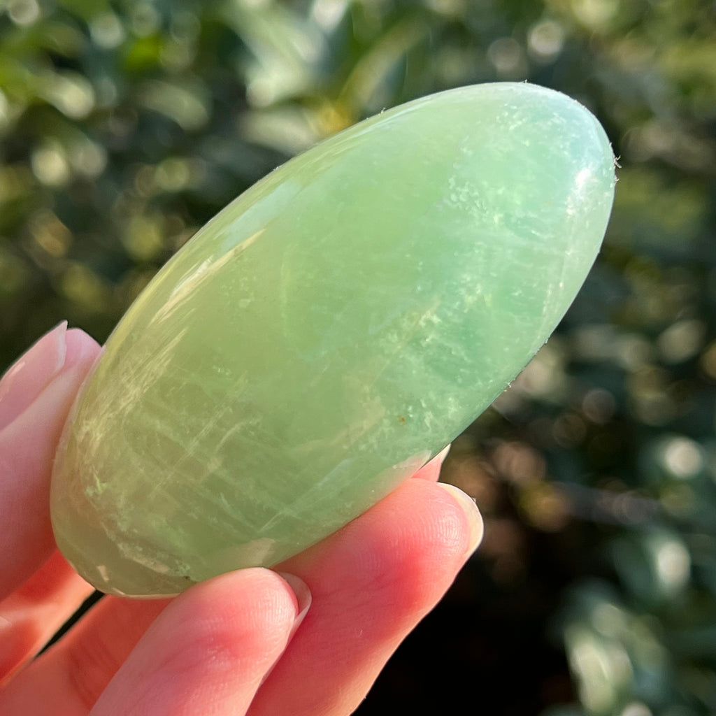 Palmstone fluorit verde model 9, din Madagascar, druzy.ro, cristale 5