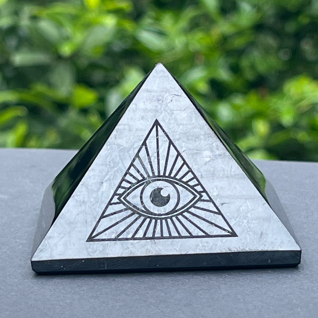 Pirmanida shungit polisat ALL SEEING EYE 7 CM, pietre semipretioase - druzy.ro 1 