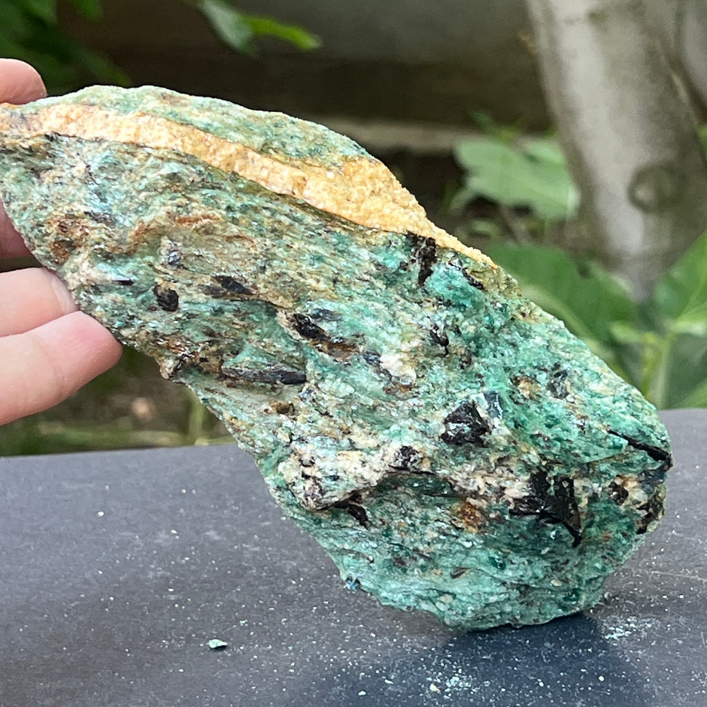 Kianit albastru (cianit) in fucsit piatra bruta | Model 16, pietre semipretioase - druzy.ro 3 