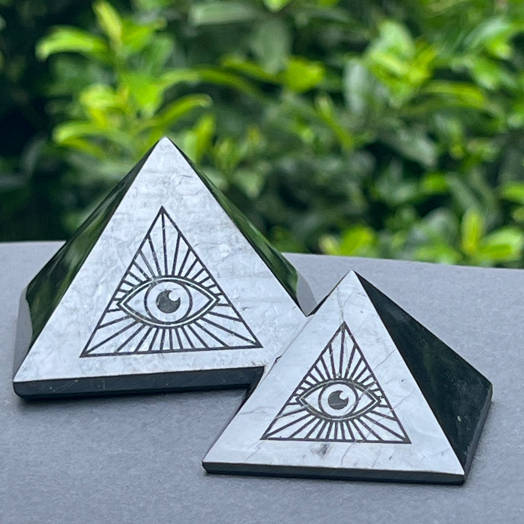 Pirmanida shungit polisat ALL SEEING EYE 7 CM, pietre semipretioase - druzy.ro 2 