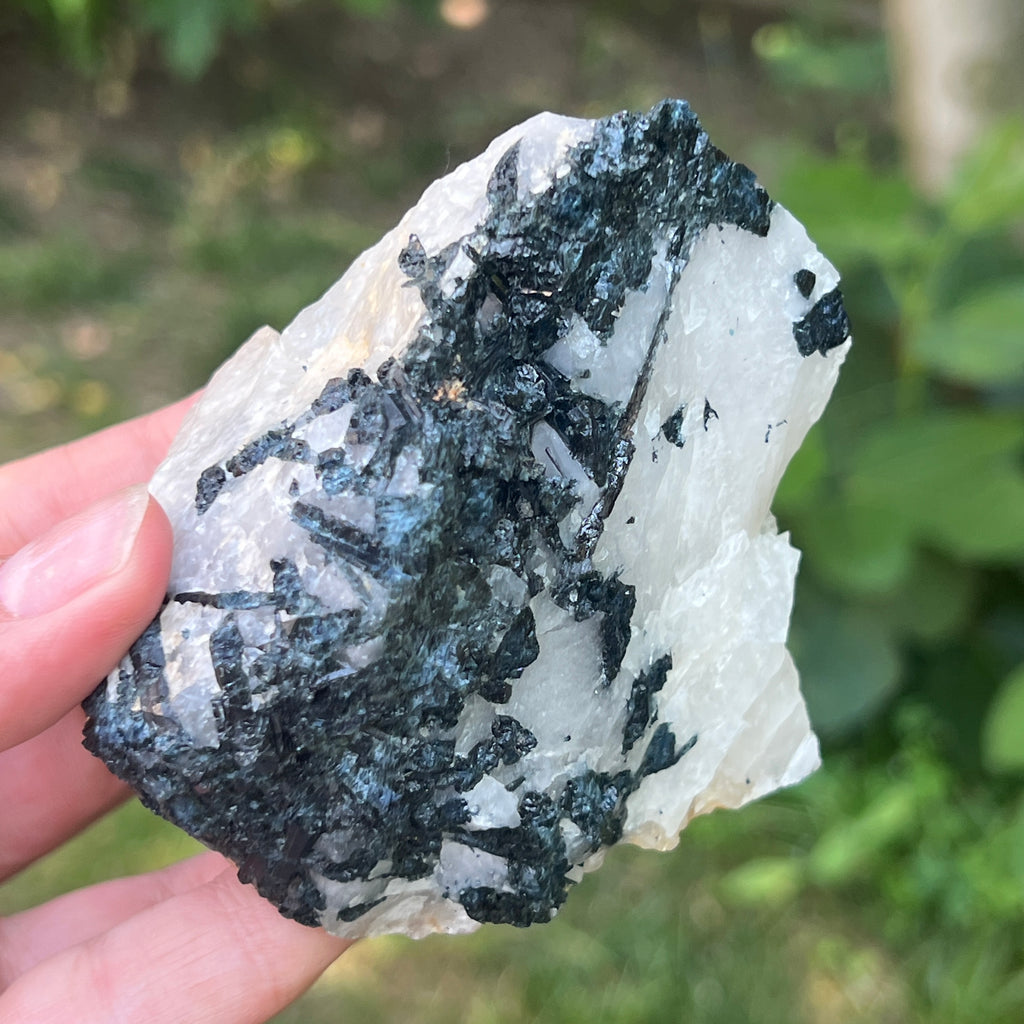Turmalină neagră cu piatra lunii | Model 2, pietre semipretioase - druzy.ro 1 