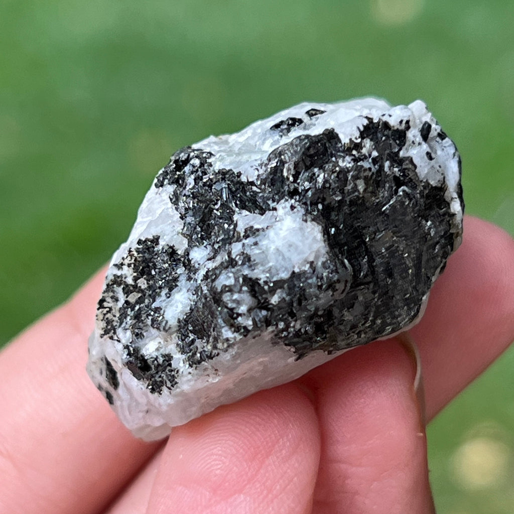 Piatra lunii cu insertii turmalina -piatra bruta m8, druzy.ro, cristale 2