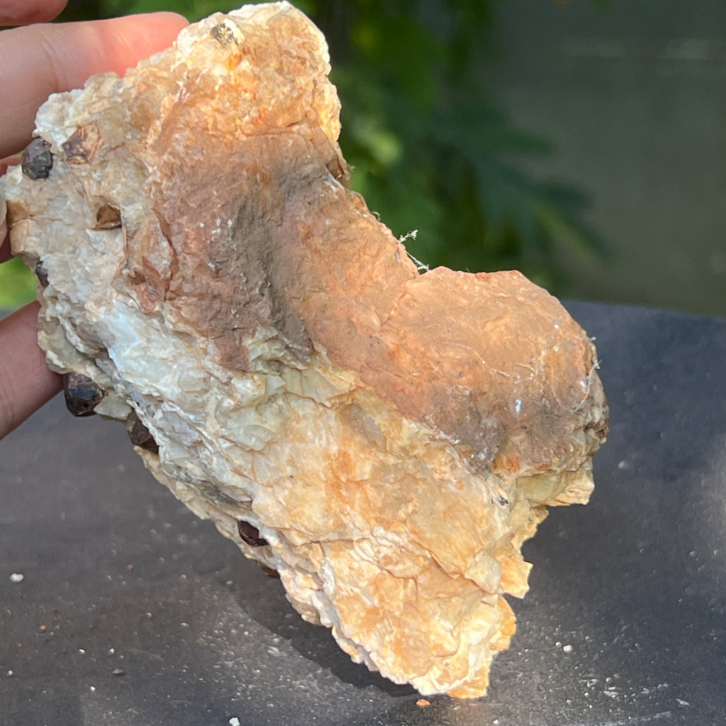 Cluster granat rosu almandin in matrice – specimen brut | Model 4, pietre semipretioase - druzy.ro 7 