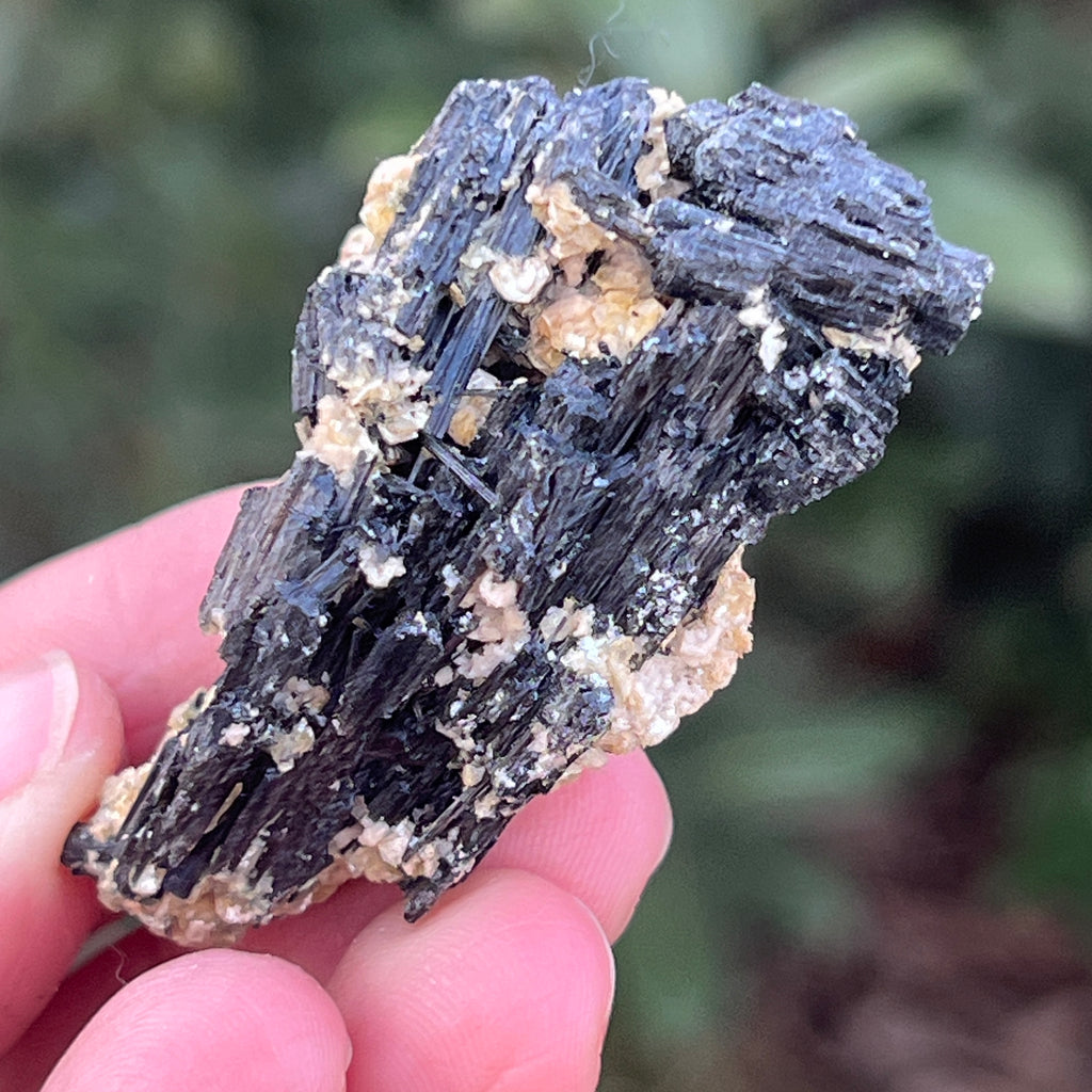 Cluster turmalina neagra cu vermiculita din Erongo m15, pietre semipretioase - druzy.ro 3 