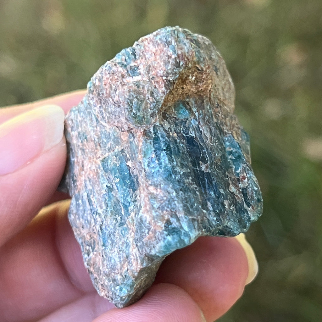 Apatit piatra bruta model 8, pietre semipretioase - druzy.ro 1 