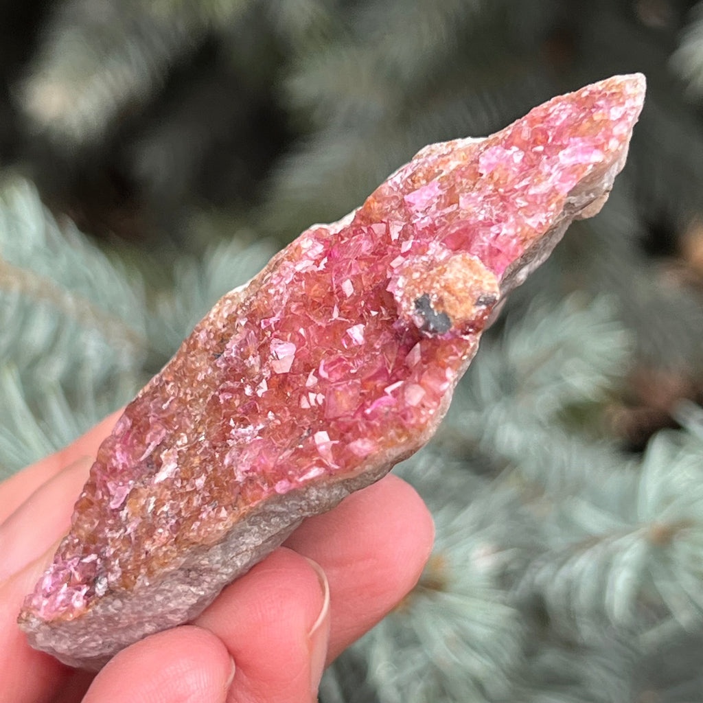 Dolomit roz Salrose insertii malachit piatra bruta m31, druzy.ro, cristale 2
