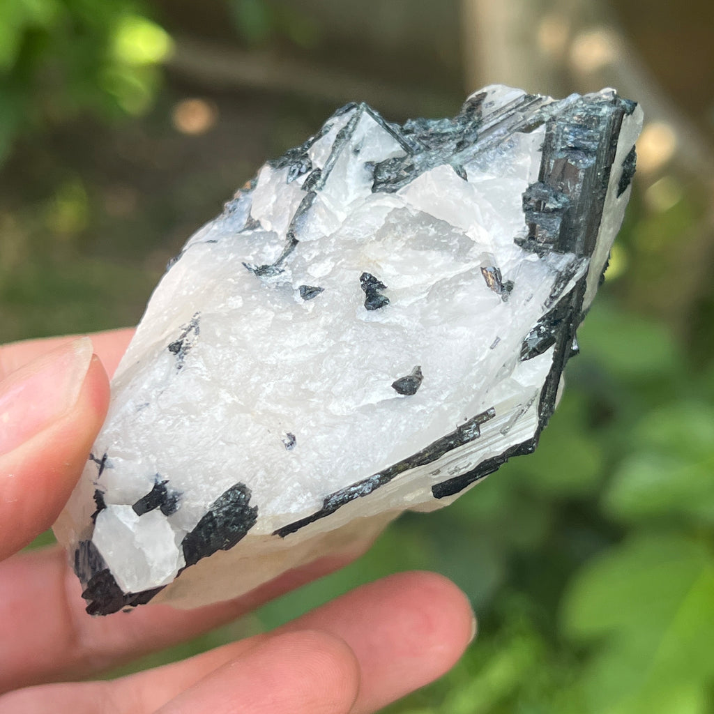 Turmalină neagră cu piatra lunii | Model 7, pietre semipretioase - druzy.ro 5 