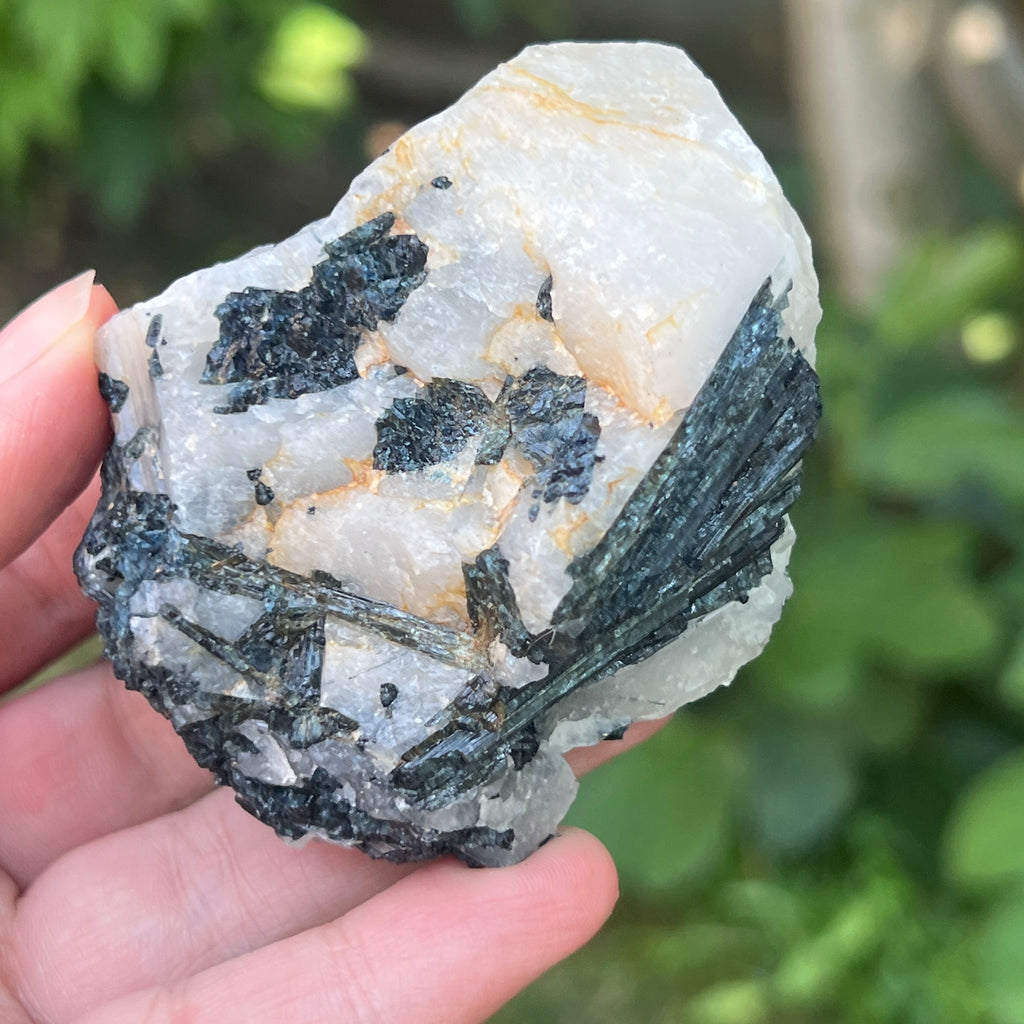 Turmalină neagră cu piatra lunii | Model 4, pietre semipretioase - druzy.ro 4 