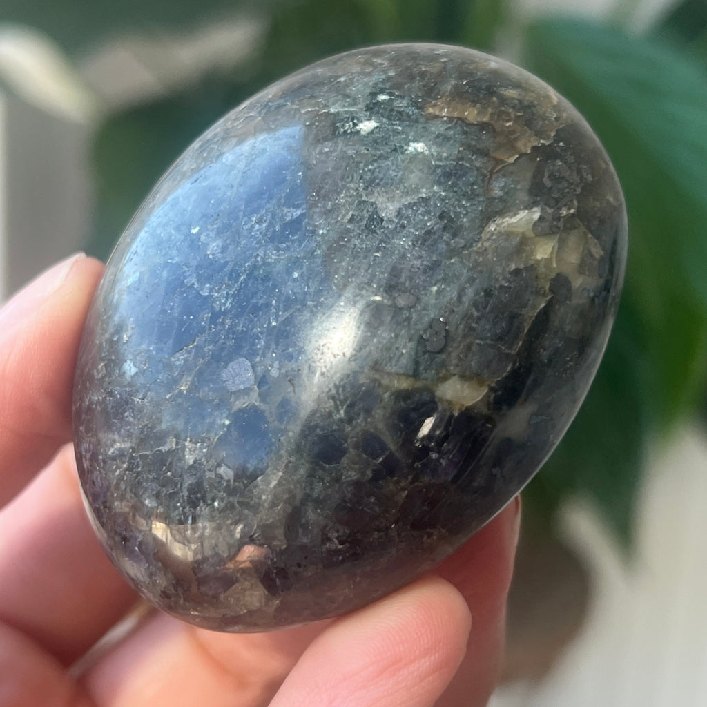 Palmstone Iolit (safir de apa) din Madagascar model 2, pietre semipretioase - druzy.ro 1 
