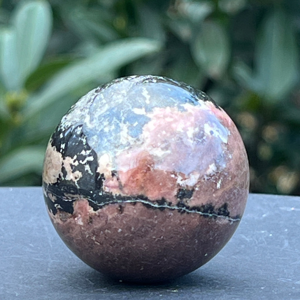 Sfera rodonit Madagascar model 4, pietre semipretioase - druzy.ro 2 