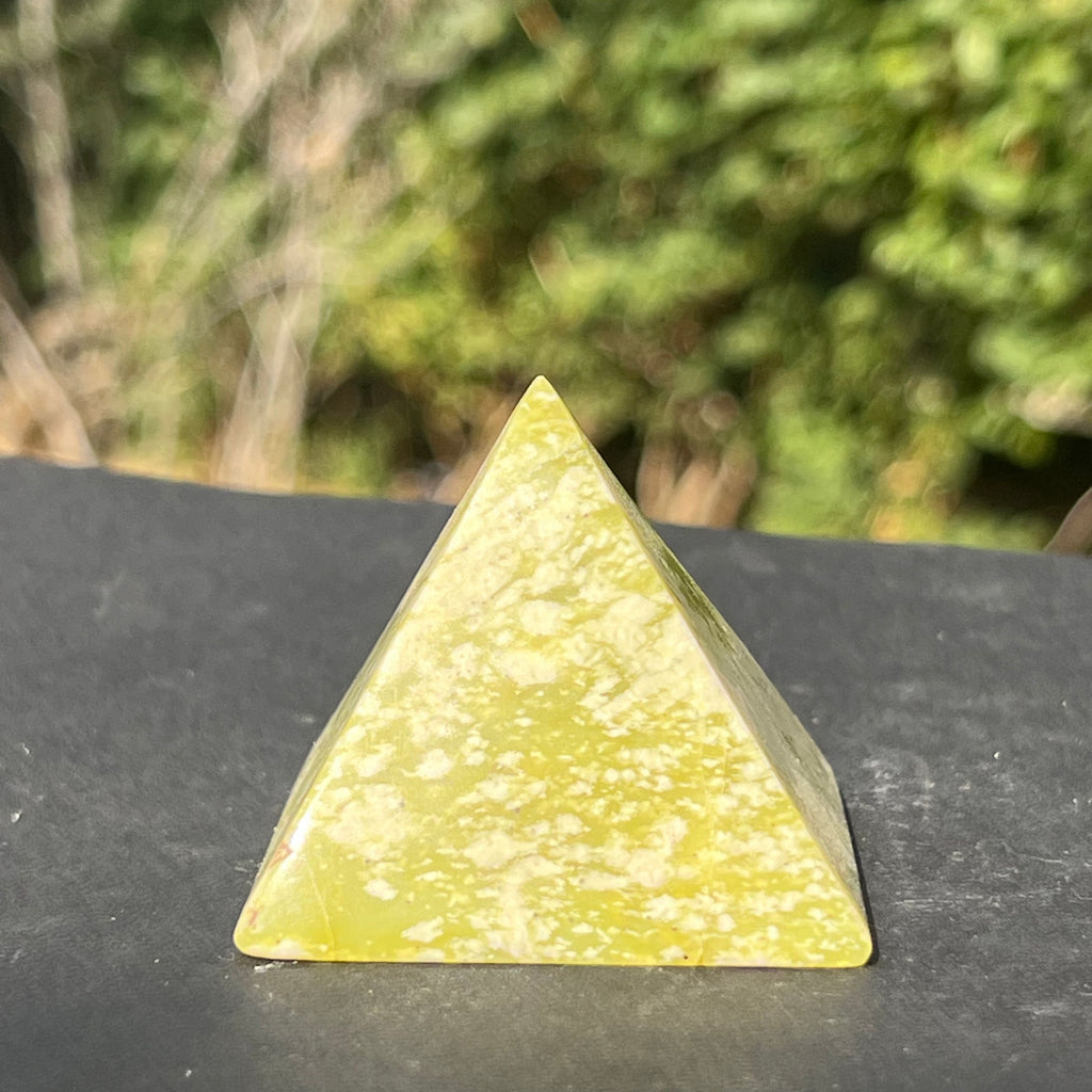 Piramida serpentin, druzy.ro, cristale 2