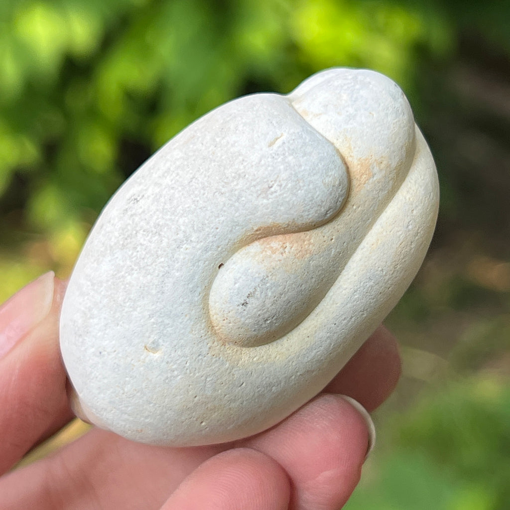 Piatra Zânelor – Menalit natural | Feminitate sacră & energia zeiței Venus | Model 7, pietre semipretioase - druzy.ro 1 