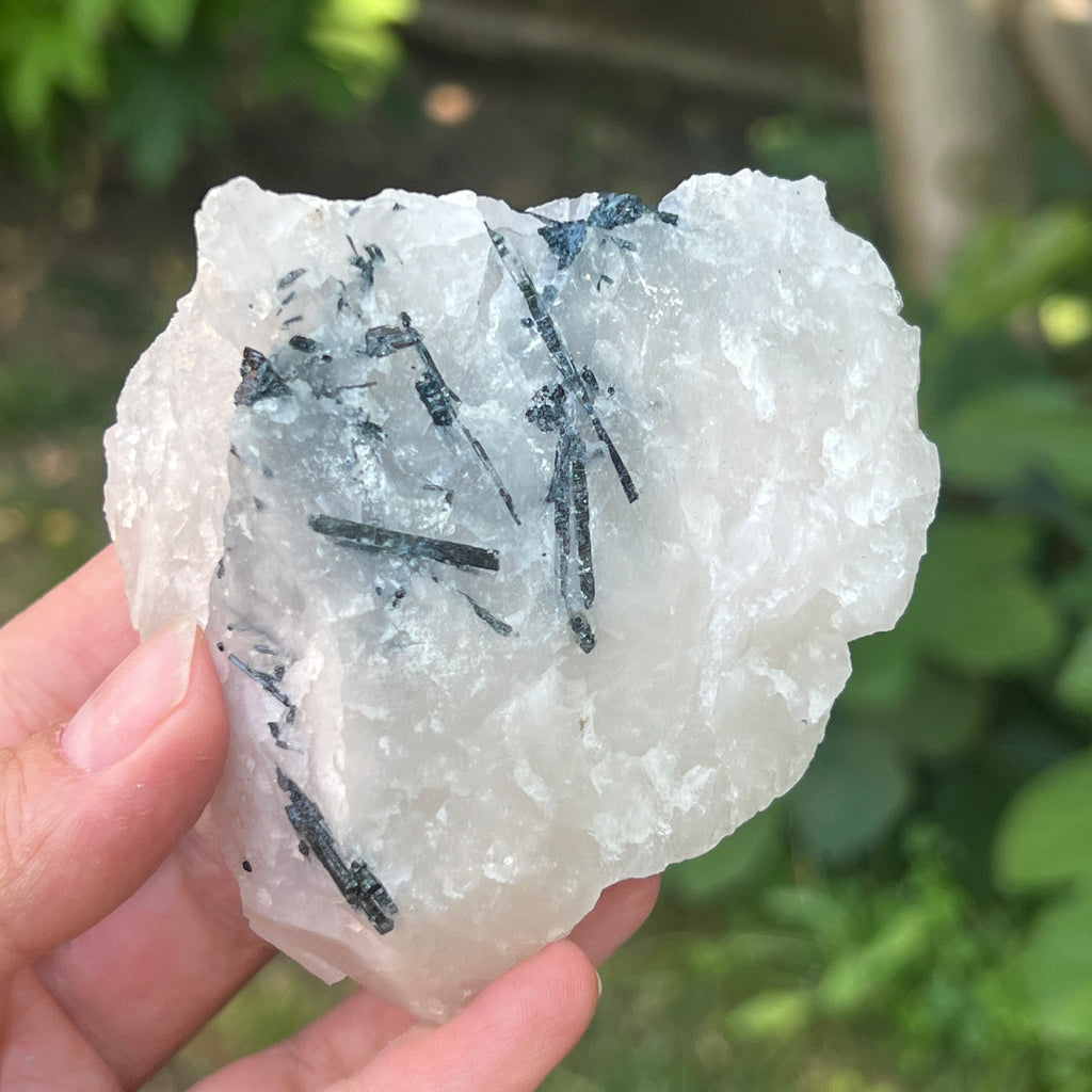 Turmalină neagră cu piatra lunii | Model 6, pietre semipretioase - druzy.ro 2 