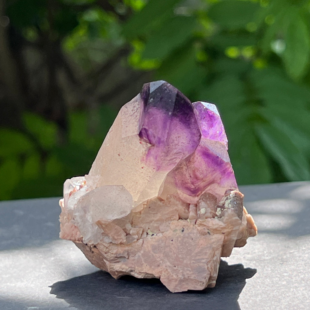 Vârf de cuarț Brandberg în matrice – cristal natural din Namibia | Model 1, pietre semipretioase - druzy.ro 4 
