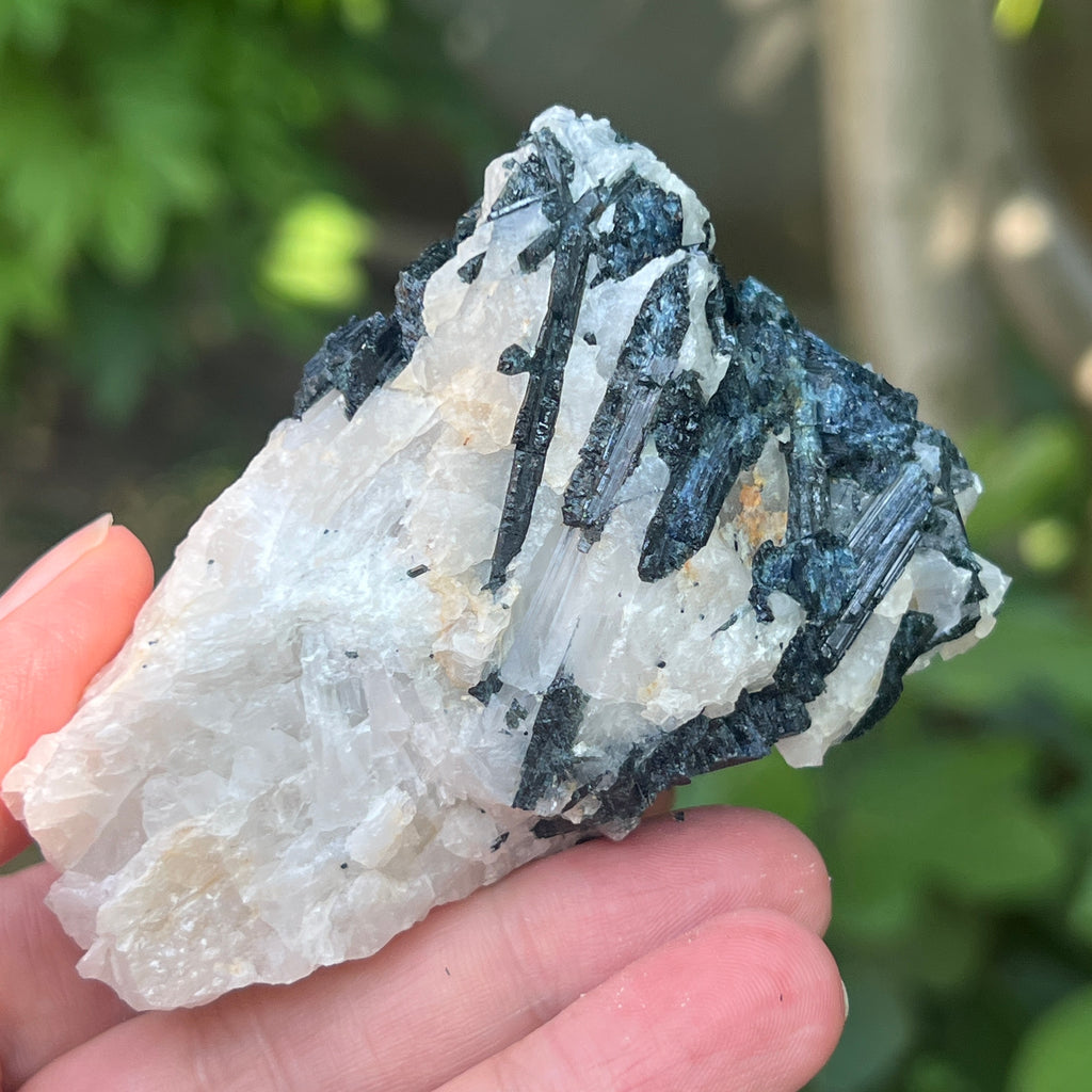Turmalină neagră cu piatra lunii | Model 1, pietre semipretioase - druzy.ro 4 