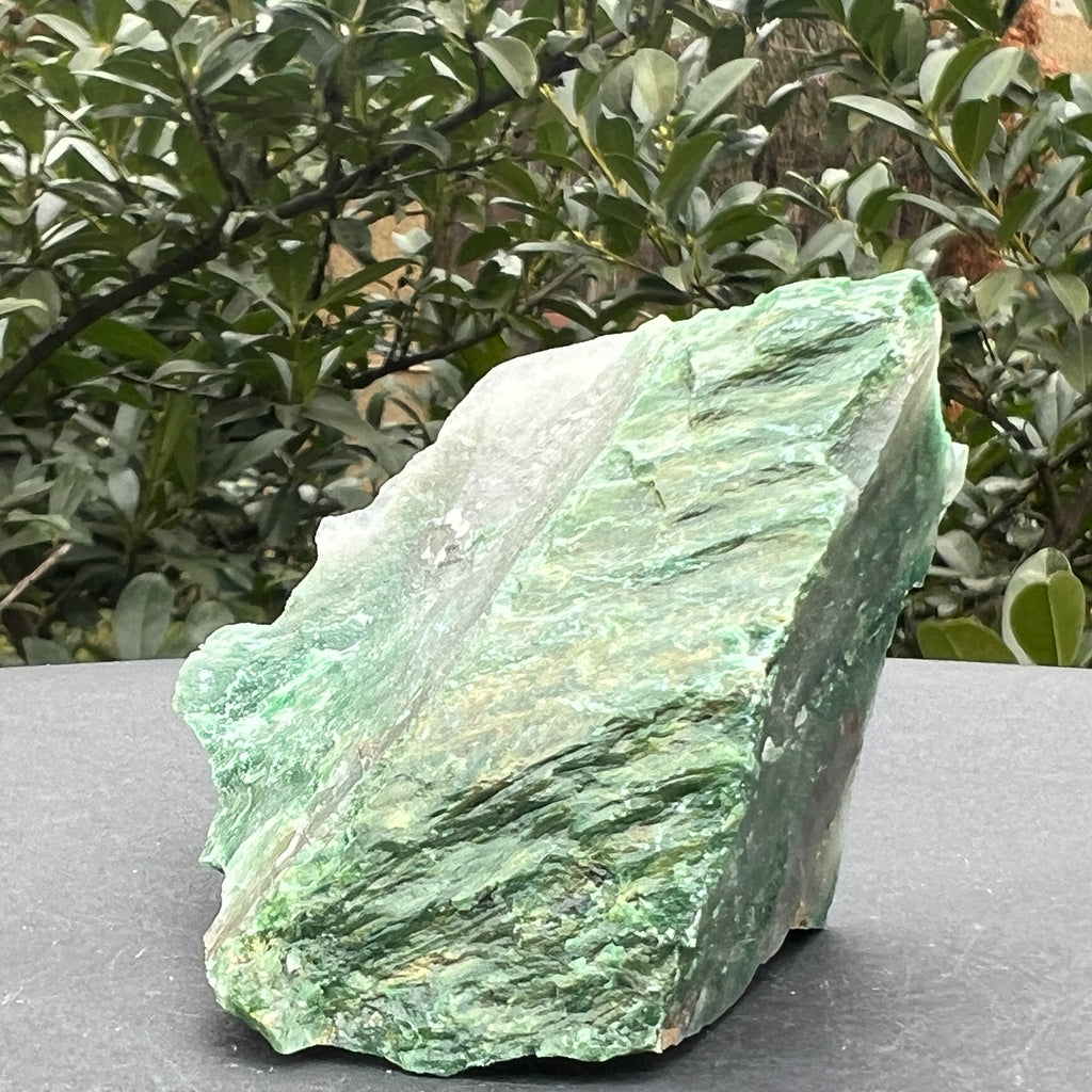 Jad verde piatra bruta model 44, pietre semipretioase - druzy.ro 5 