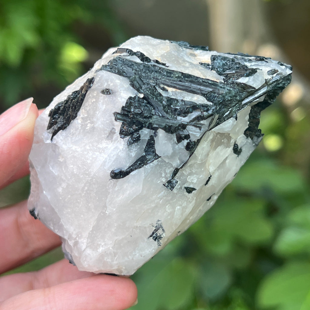 Turmalină neagră cu piatra lunii | Model 7, pietre semipretioase - druzy.ro 1 