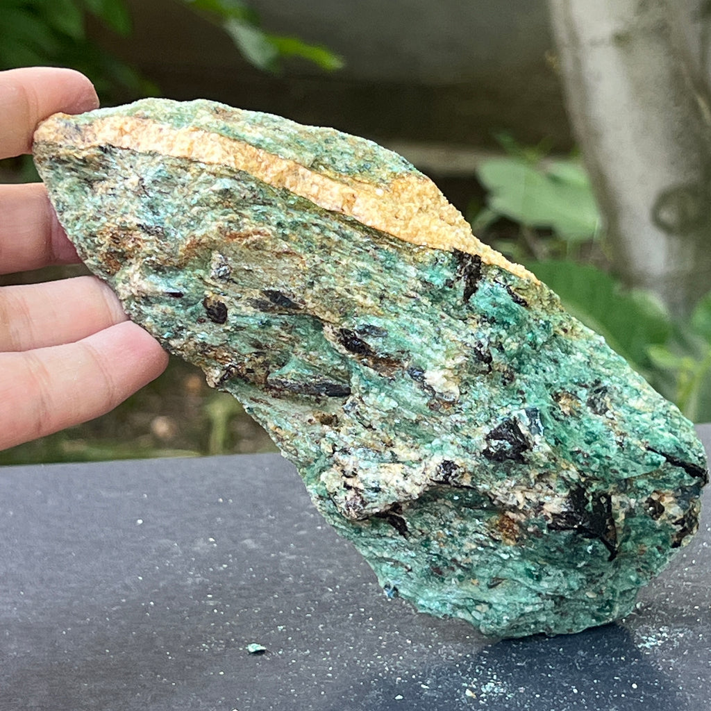 Kianit albastru (cianit) in fucsit piatra bruta | Model 16, pietre semipretioase - druzy.ro 2 