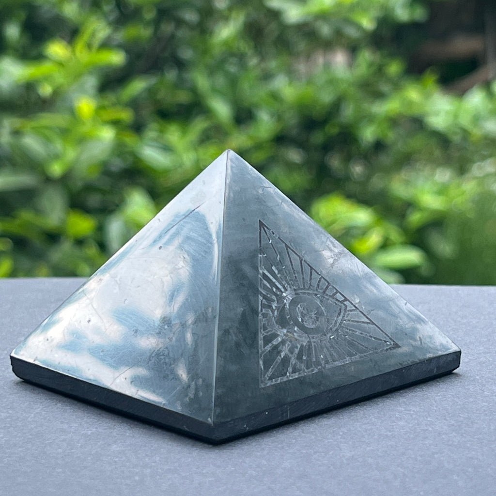 Pirmanida shungit polisat ALL SEEING EYE 7 CM, pietre semipretioase - druzy.ro 5 