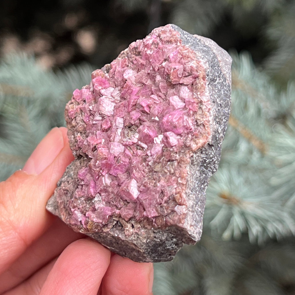 Dolomit roz Salrose insertii malachit piatra bruta m23, druzy.ro, cristale 1