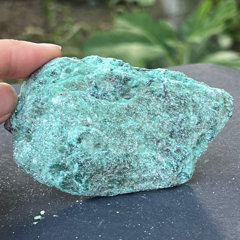 Kianit albastru (cianit) in fucsit piatra bruta | Model 11, pietre semipretioase - druzy.ro 2 