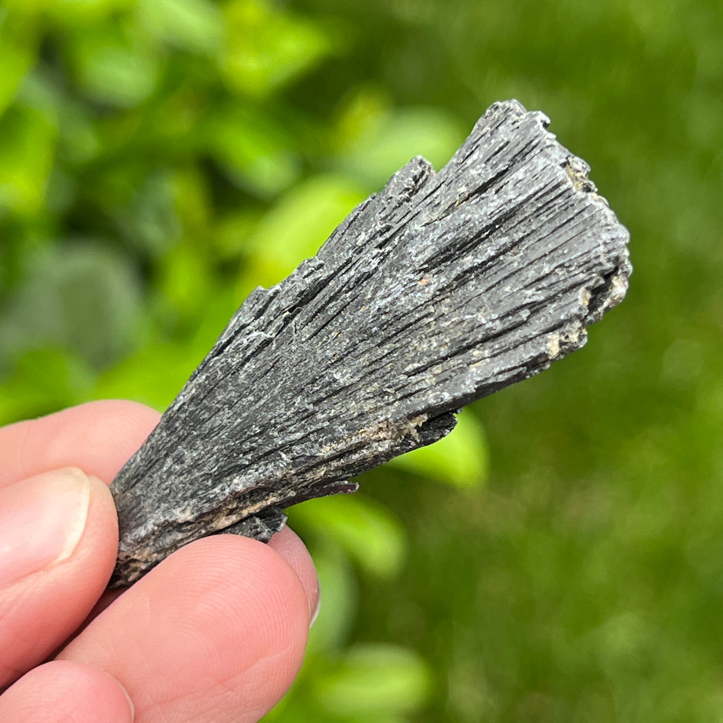 Kianit negru (Cianit) piatra bruta m3, pietre semipretioase - druzy.ro 2 