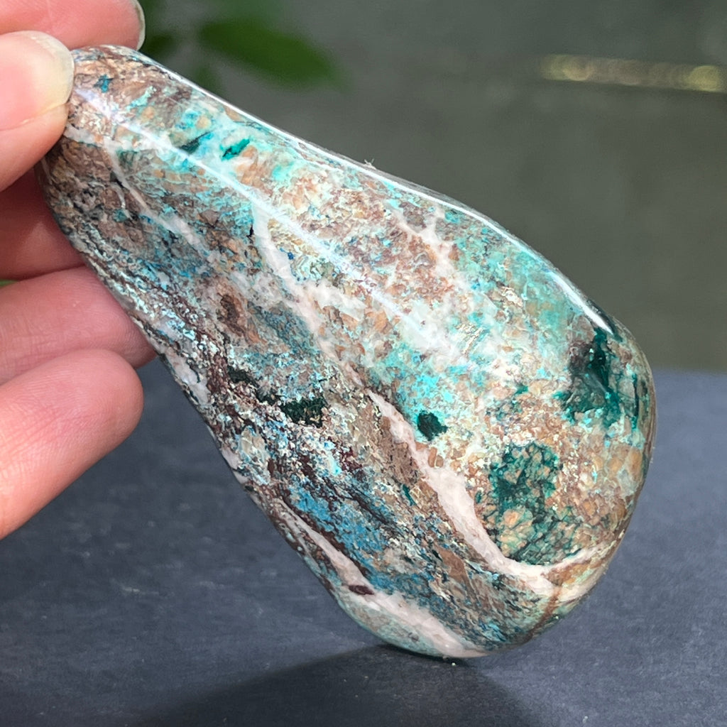 Shattuckite forma libera/palmstone m16, pietre semipretioase - druzy.ro 1 