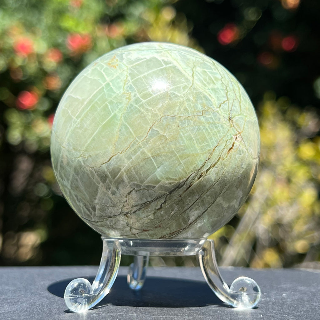 Piatra lunii cu garnierit sfera m1, druzy.ro, cristale 1